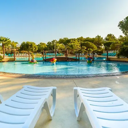 Kamp alanı Mobile 6-pers Lei Suves-cotes D'azur-including Airco Roquebrune-sur Argens