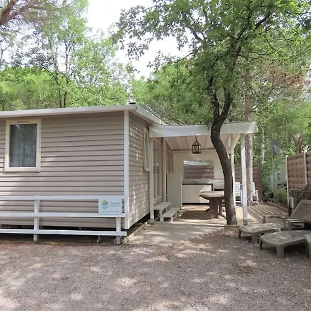 Kamp alanı Mobile 6-pers Lei Suves-cotes D'azur-including Airco *