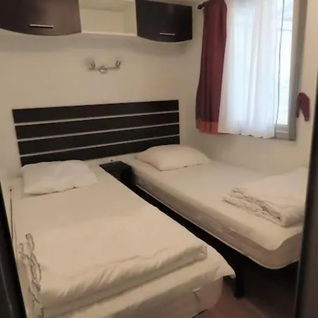 Kamp alanı Mobile 6-pers Lei Suves-cotes D'azur-including Airco Roquebrune-sur Argens