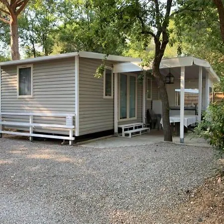 Kamp alanı Mobile 6-pers Lei Suves-cotes D'azur-including Airco